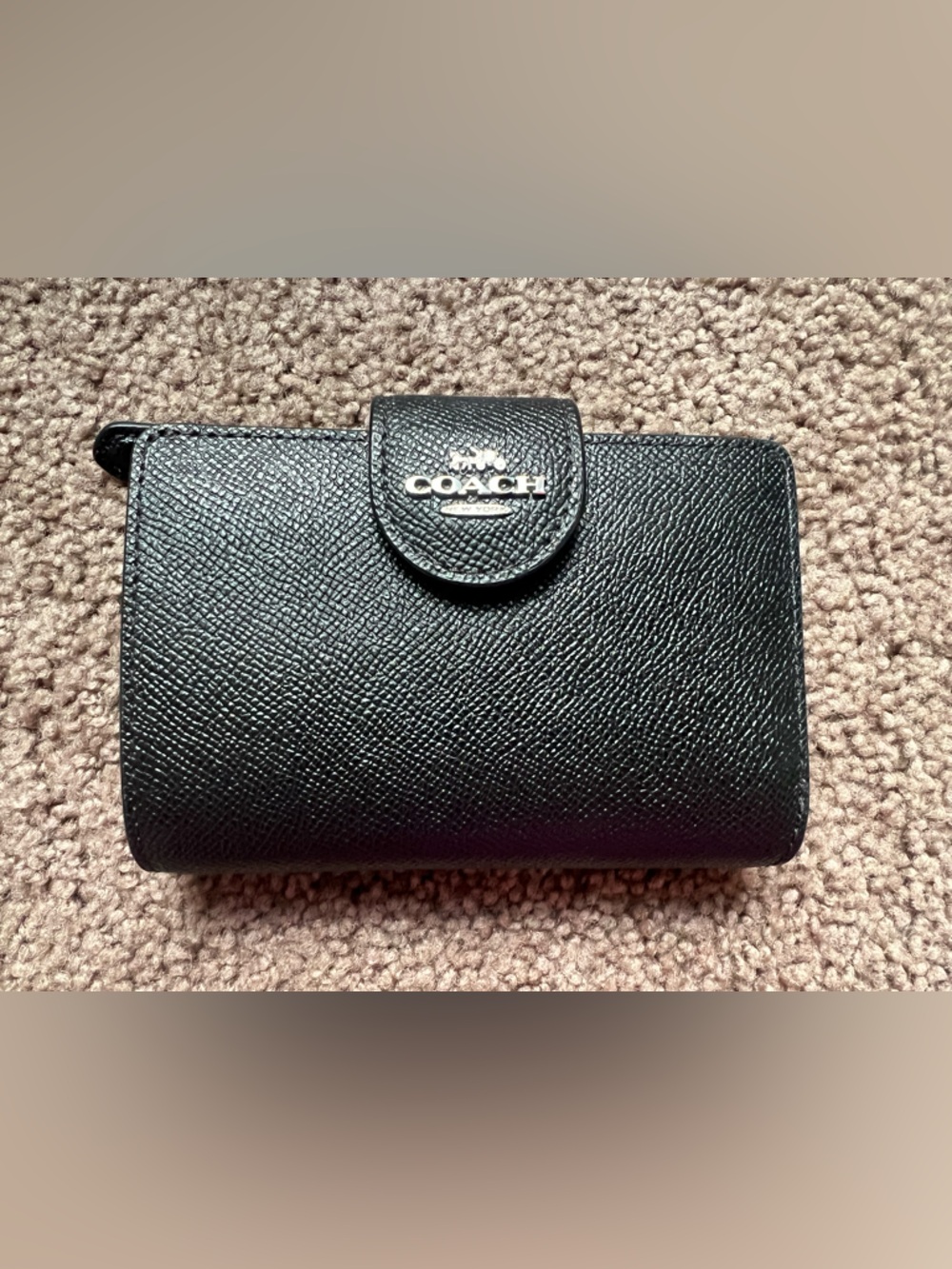 Coach Medium Corner Zip Wallet